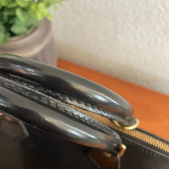 Louis Vuitton Alma in Black Epi - Picture 9 of 9